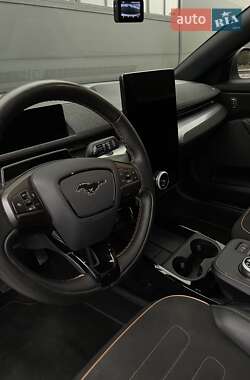Позашляховик / Кросовер Ford Mustang Mach-E 2022 в  фото 14 Позашляховик / Кросовер Ford Mustang Mach-E 2022 в