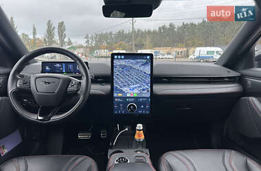 Позашляховик / Кросовер Ford Mustang Mach-E 2021 в 
