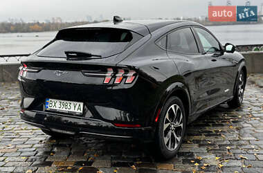 Позашляховик / Кросовер Ford Mustang Mach-E 2023 в  фото 5 Позашляховик / Кросовер Ford Mustang Mach-E 2023 в
