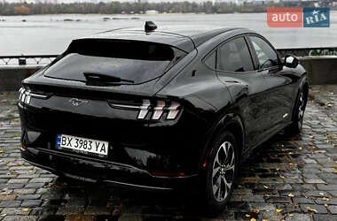 Позашляховик / Кросовер Ford Mustang Mach-E 2023 в  фото 7 Позашляховик / Кросовер Ford Mustang Mach-E 2023 в