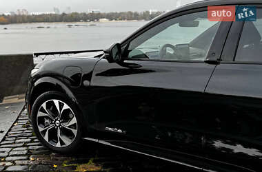 Позашляховик / Кросовер Ford Mustang Mach-E 2023 в  фото 12 Позашляховик / Кросовер Ford Mustang Mach-E 2023 в