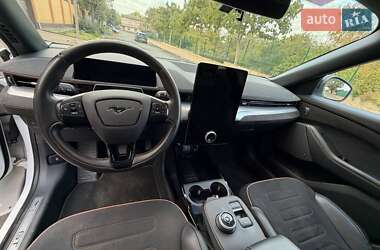 Позашляховик / Кросовер Ford Mustang Mach-E 2021 в 