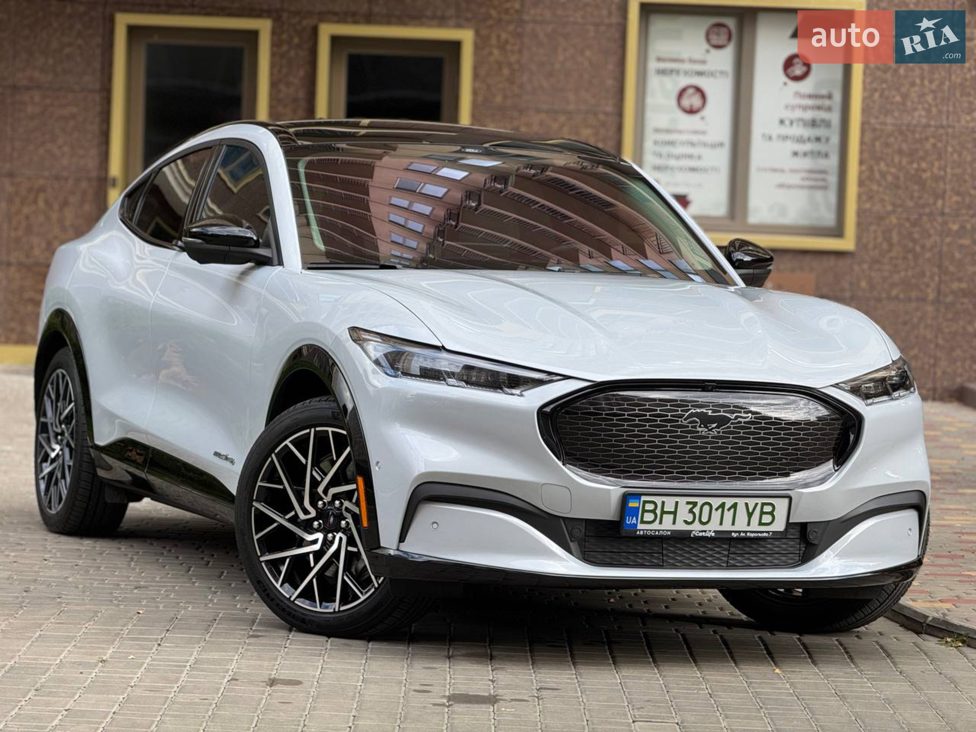 2022 Ford Mustang Mach-E - мініатюра 4