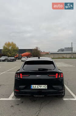 Позашляховик / Кросовер Ford Mustang Mach-E 2021 в  фото 7 Позашляховик / Кросовер Ford Mustang Mach-E 2021 в