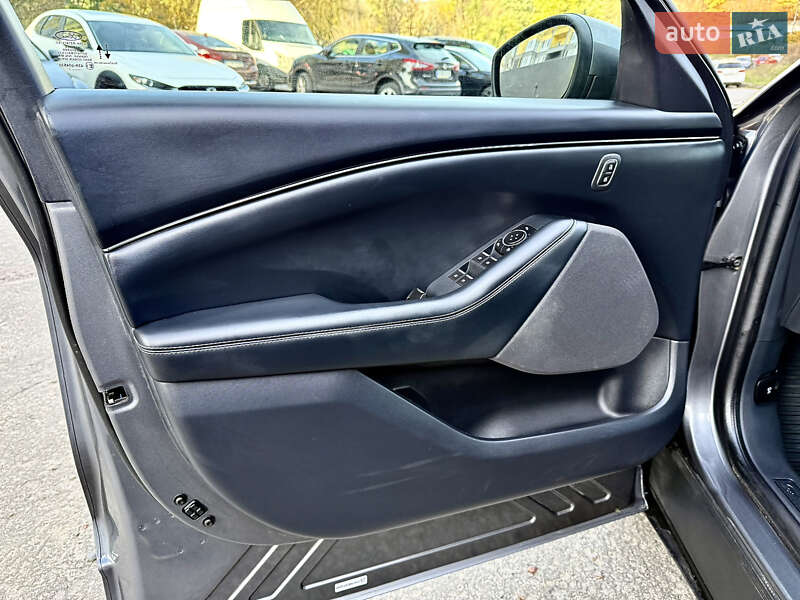 Позашляховик / Кросовер Ford Mustang Mach-E 2021 в Києві фото 39 Позашляховик / Кросовер Ford Mustang Mach-E 2021 в Києві