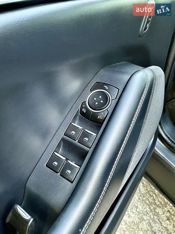 Позашляховик / Кросовер Ford Mustang Mach-E 2021 в Києві фото 42 Позашляховик / Кросовер Ford Mustang Mach-E 2021 в Києві