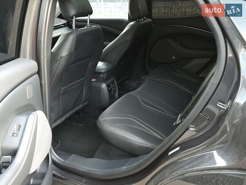 Позашляховик / Кросовер Ford Mustang Mach-E 2021 в Києві фото 12 Позашляховик / Кросовер Ford Mustang Mach-E 2021 в Києві