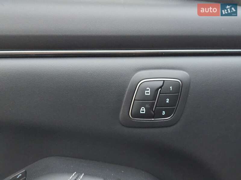 Позашляховик / Кросовер Ford Mustang Mach-E 2021 в Києві фото 18 Позашляховик / Кросовер Ford Mustang Mach-E 2021 в Києві