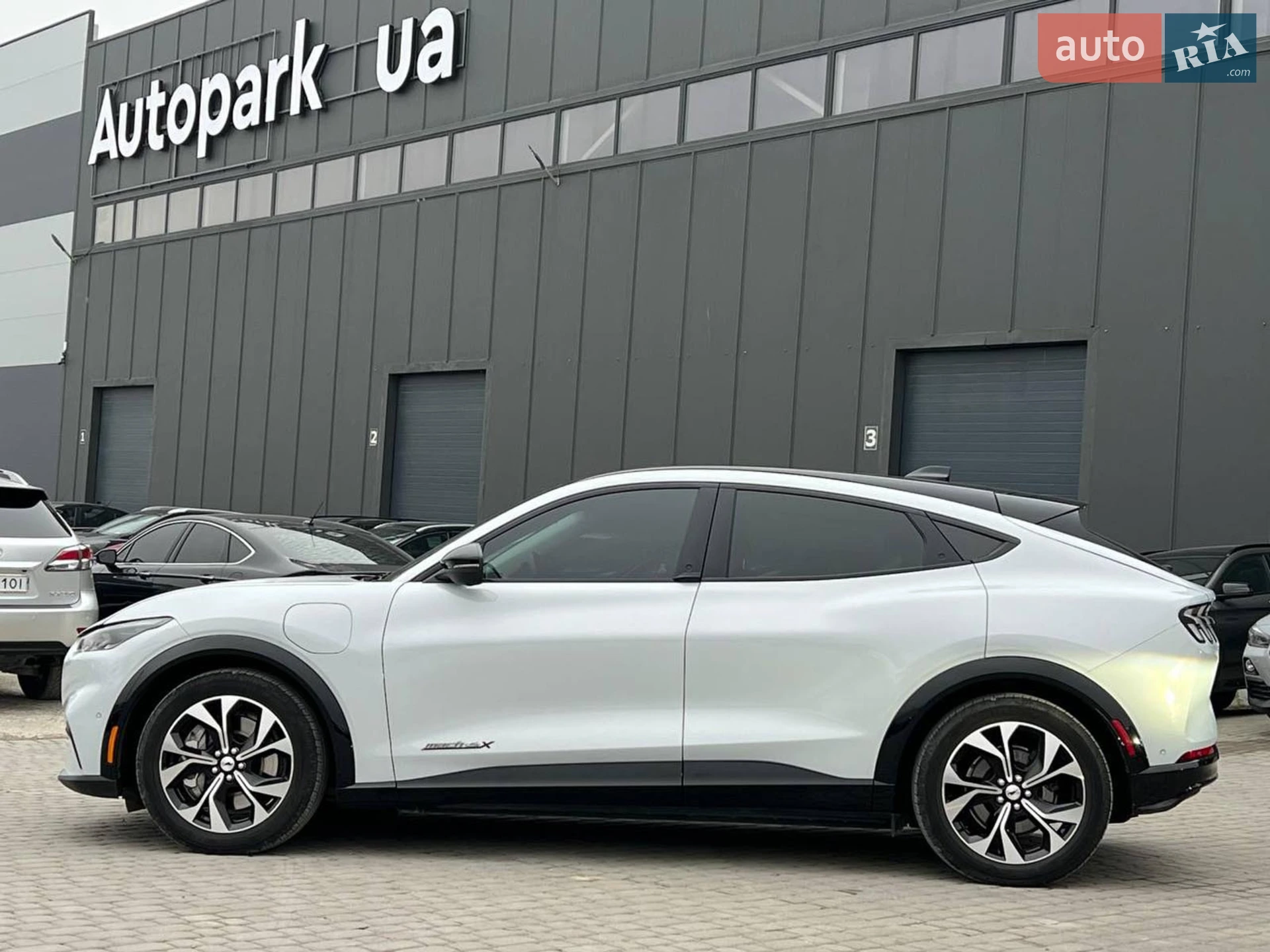2022 Ford Mustang Mach-E - мініатюра 3