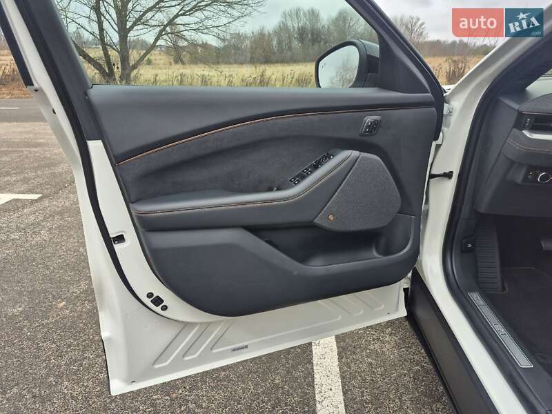 Позашляховик / Кросовер Ford Mustang Mach-E 2023 в Києві фото 23 Позашляховик / Кросовер Ford Mustang Mach-E 2023 в Києві