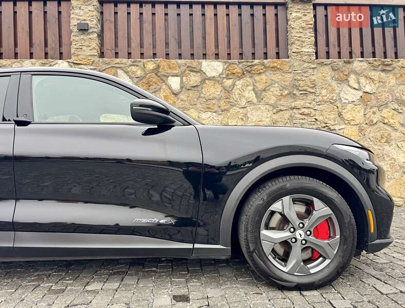 Позашляховик / Кросовер Ford Mustang Mach-E 2021 в Рівному