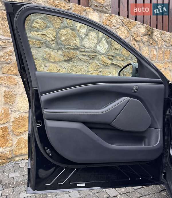 Позашляховик / Кросовер Ford Mustang Mach-E 2021 в Рівному