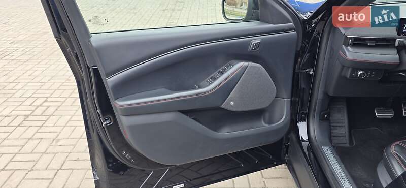 Позашляховик / Кросовер Ford Mustang Mach-E 2022 в Тернополі