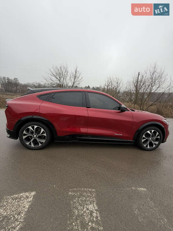 Позашляховик / Кросовер Ford Mustang Mach-E 2021 в Києві