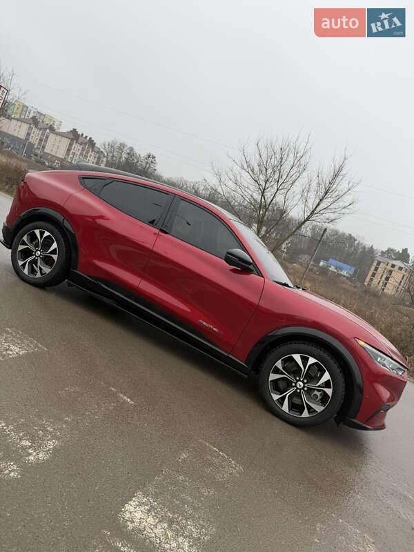 Позашляховик / Кросовер Ford Mustang Mach-E 2021 в Києві