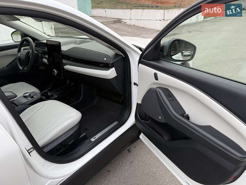Внедорожник / Кроссовер Ford Mustang Mach-E 2022 в Запорожье