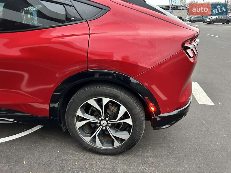 Позашляховик / Кросовер Ford Mustang Mach-E 2022 в Києві