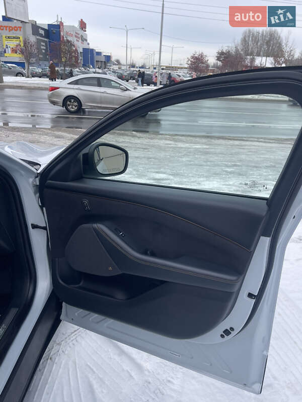 Позашляховик / Кросовер Ford Mustang Mach-E 2022 в Дніпрі