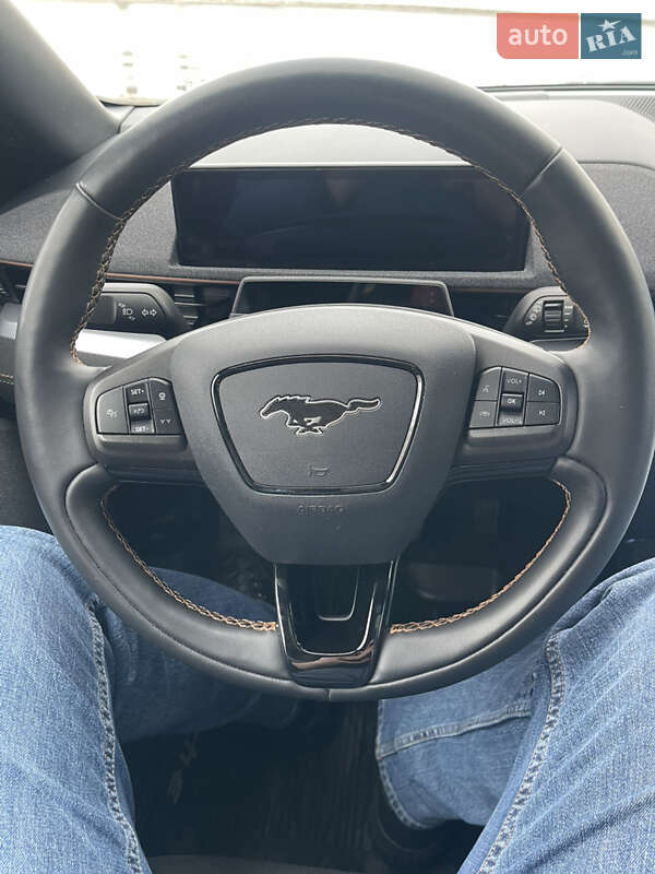 Позашляховик / Кросовер Ford Mustang Mach-E 2022 в Дніпрі