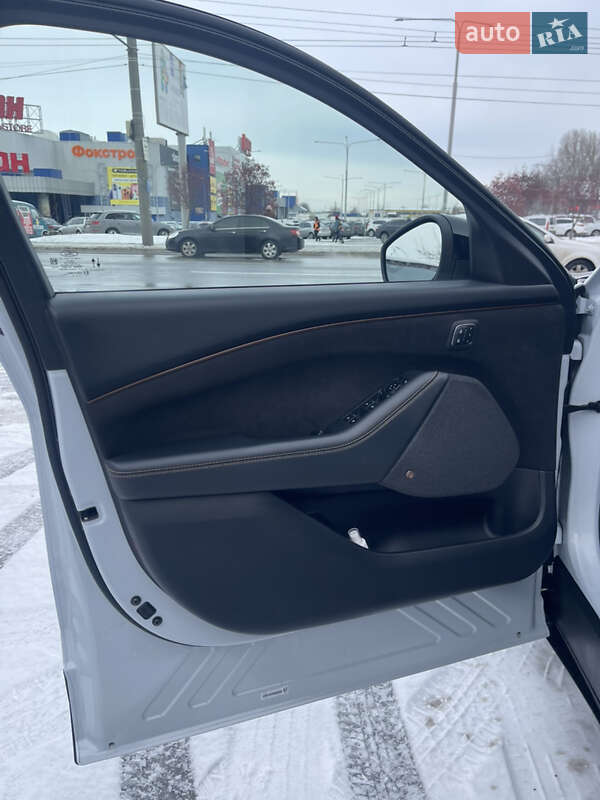 Позашляховик / Кросовер Ford Mustang Mach-E 2022 в Дніпрі