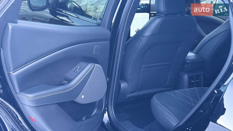 Позашляховик / Кросовер Ford Mustang Mach-E 2021 в Радивиліві