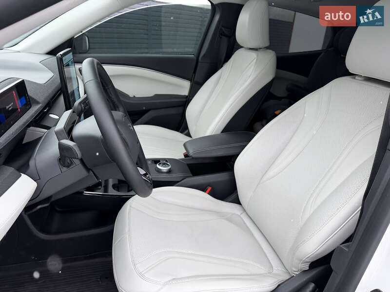 Позашляховик / Кросовер Ford Mustang Mach-E 2024 в Івано-Франківську