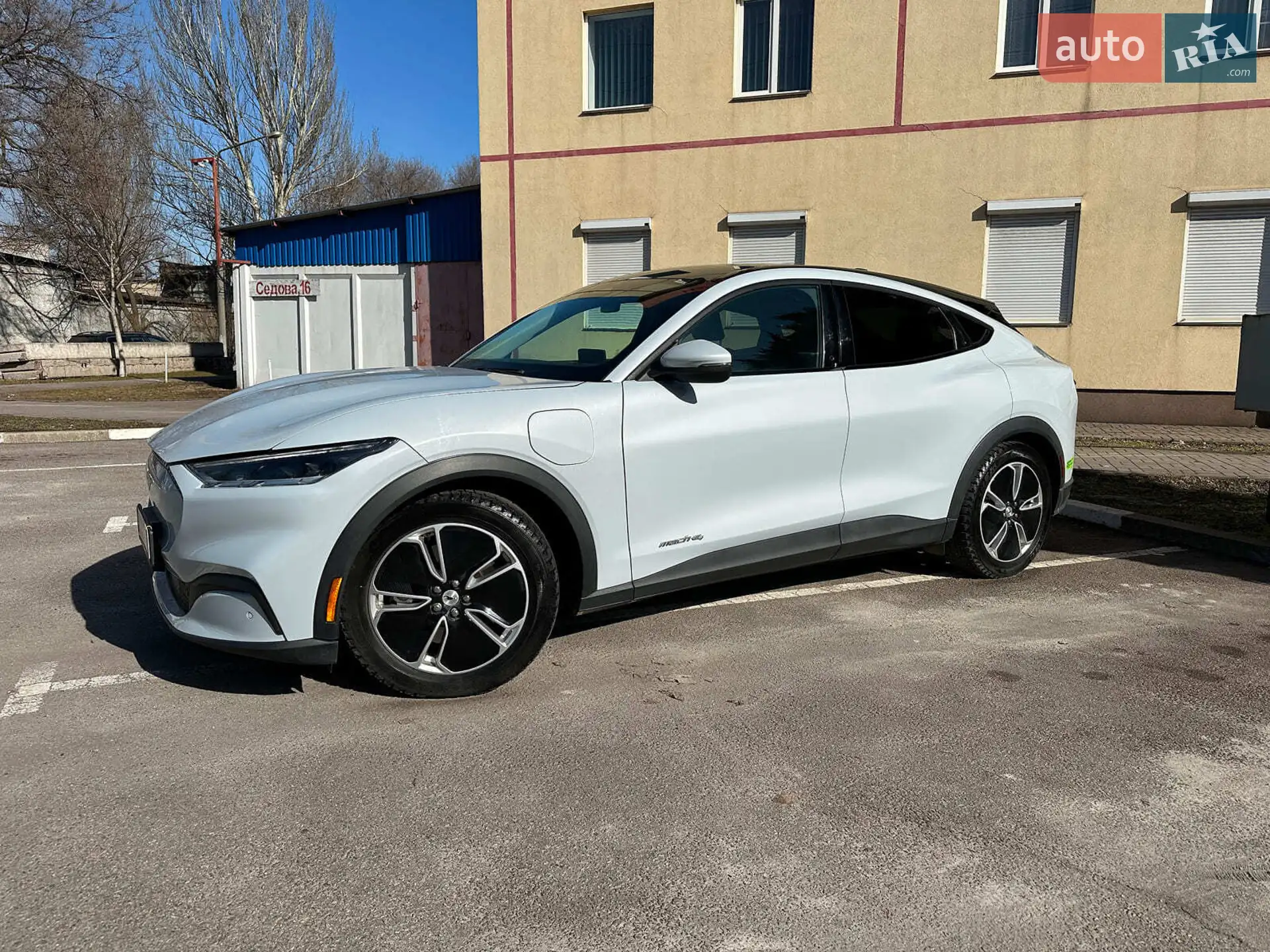 2021 Ford Mustang Mach-E - мініатюра 2