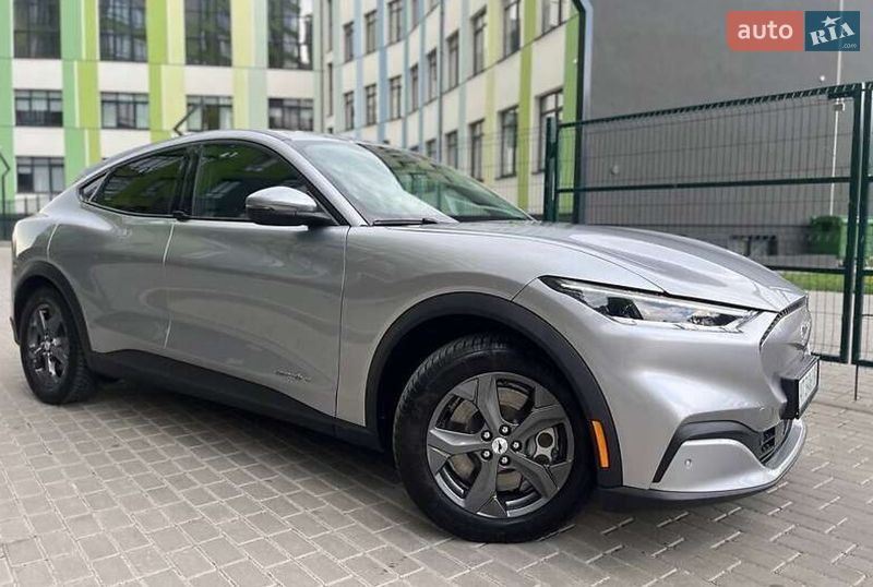 Позашляховик / Кросовер Ford Mustang Mach-E 2021 в Чернівцях