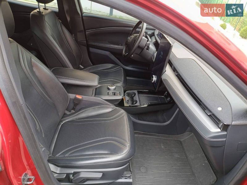 Позашляховик / Кросовер Ford Mustang Mach-E 2022 в Рівному фото 12 Позашляховик / Кросовер Ford Mustang Mach-E 2022 в Рівному