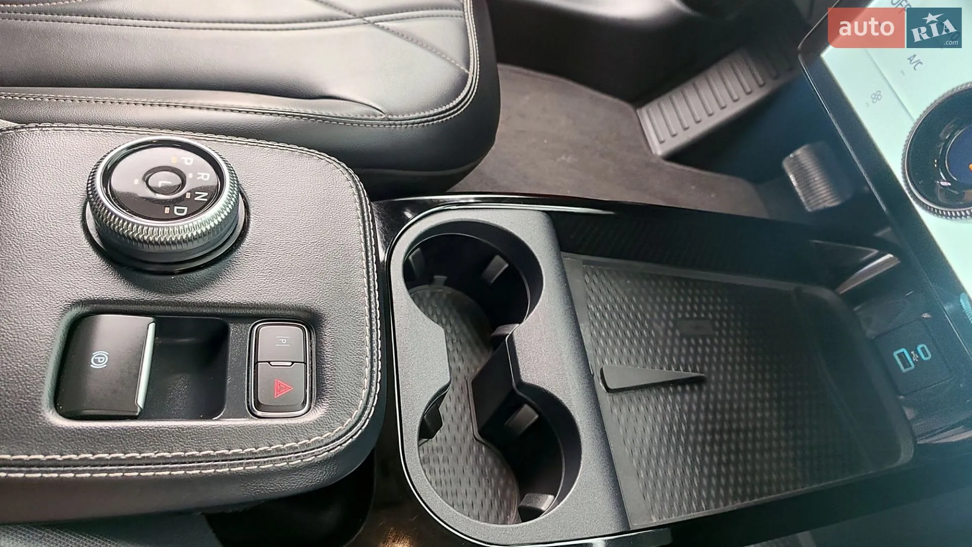 2022 Ford Mustang Mach-E - мініатюра 21