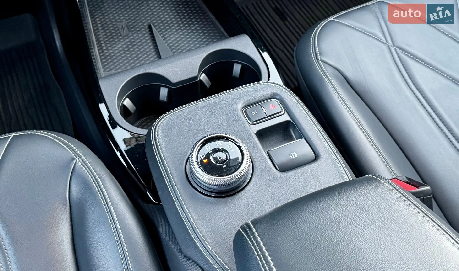 2022 Ford Mustang Mach-E - мініатюра 35
