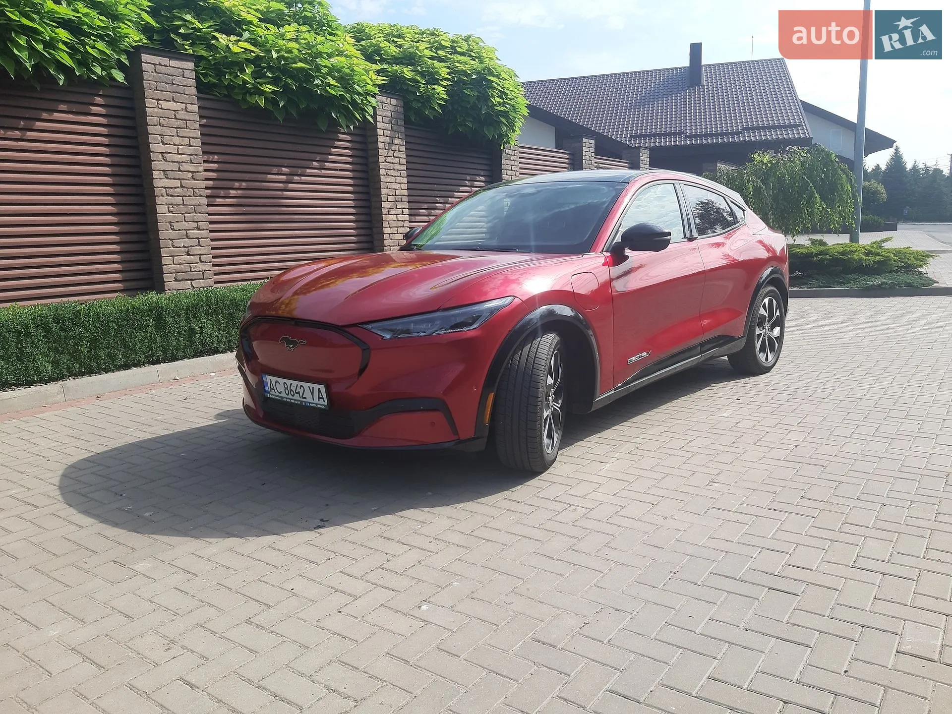 2021 Ford Mustang Mach-E - мініатюра 2