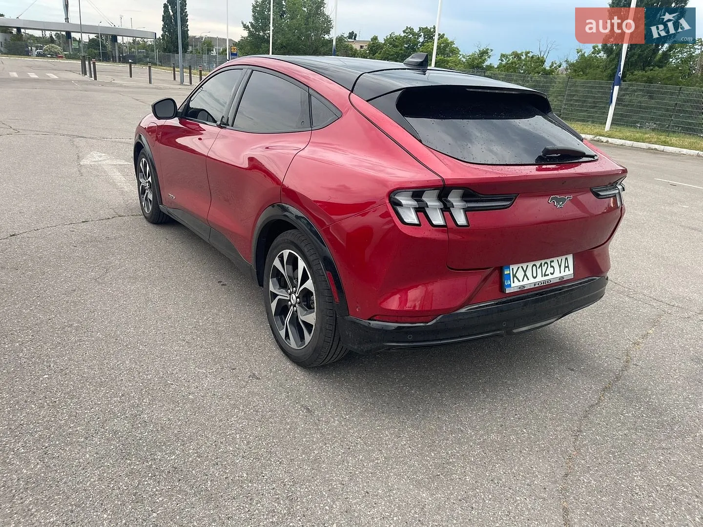 2020 Ford Mustang Mach-E - мініатюра 2