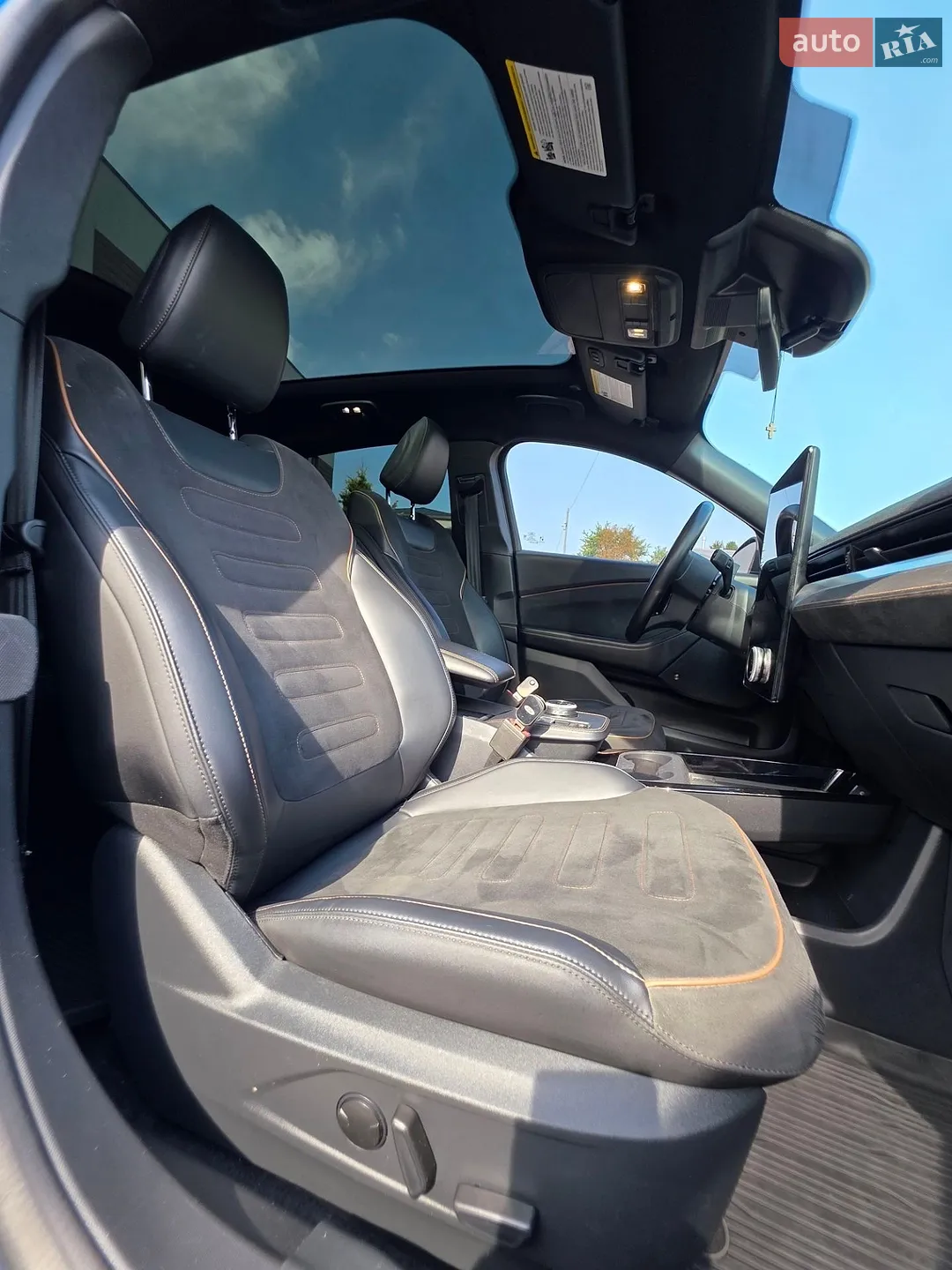 2022 Ford Mustang Mach-E - мініатюра 31