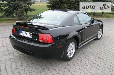 Купе Ford Mustang 2000 в 