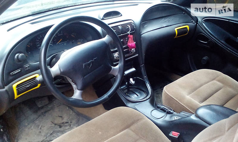 Купе Ford Mustang 1995 в Бориславі