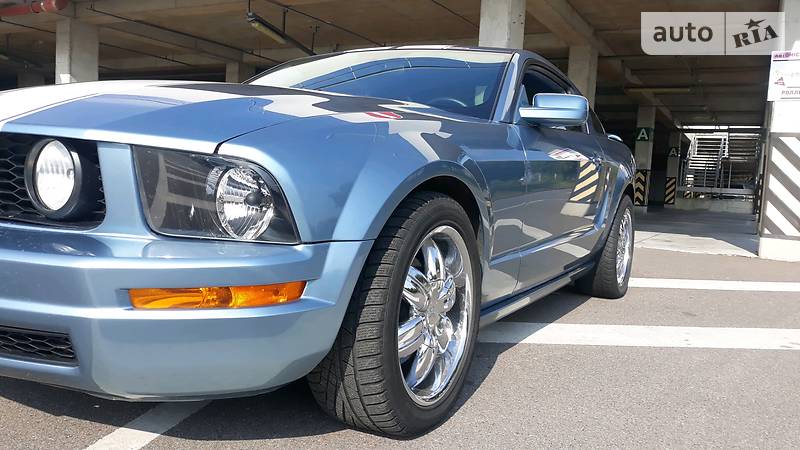 Купе Ford Mustang 2005 в Киеве