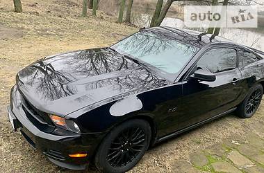 Купе Ford Mustang 2011 в Киеве