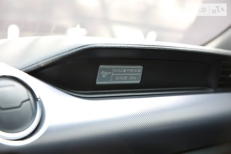 Купе Ford Mustang 2016 в Києві фото 28 Купе Ford Mustang 2016 в Києві