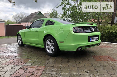 Купе Ford Mustang 2014 в 