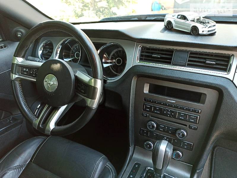 Купе Ford Mustang 2012 в Кропивницком
