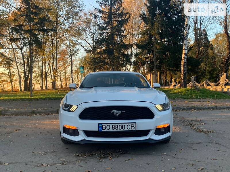 Купе Ford Mustang 2016 в Львове