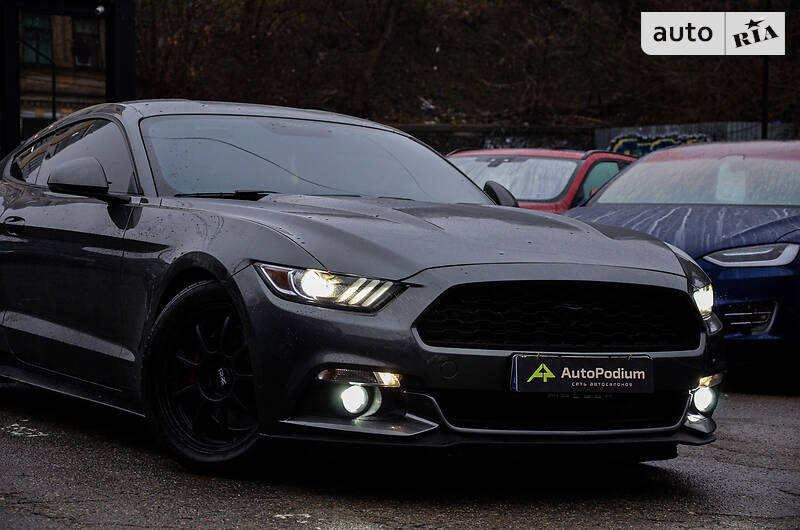 Седан Ford Mustang 2017 в Киеве