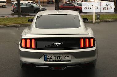 Купе Ford Mustang 2016 в Києві