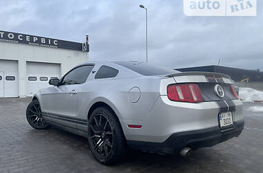 Купе Ford Mustang 2012 в Киеве