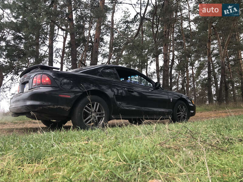 Купе Ford Mustang 1996 в Полтаві