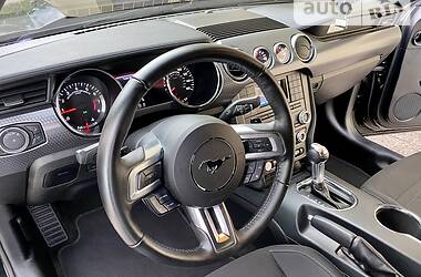 Купе Ford Mustang 2017 в 