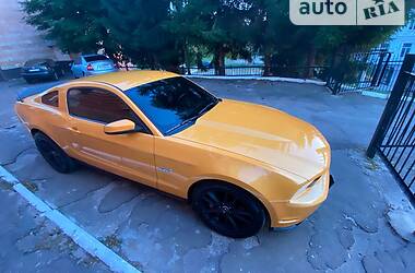 Купе Ford Mustang 2011 в Киеве