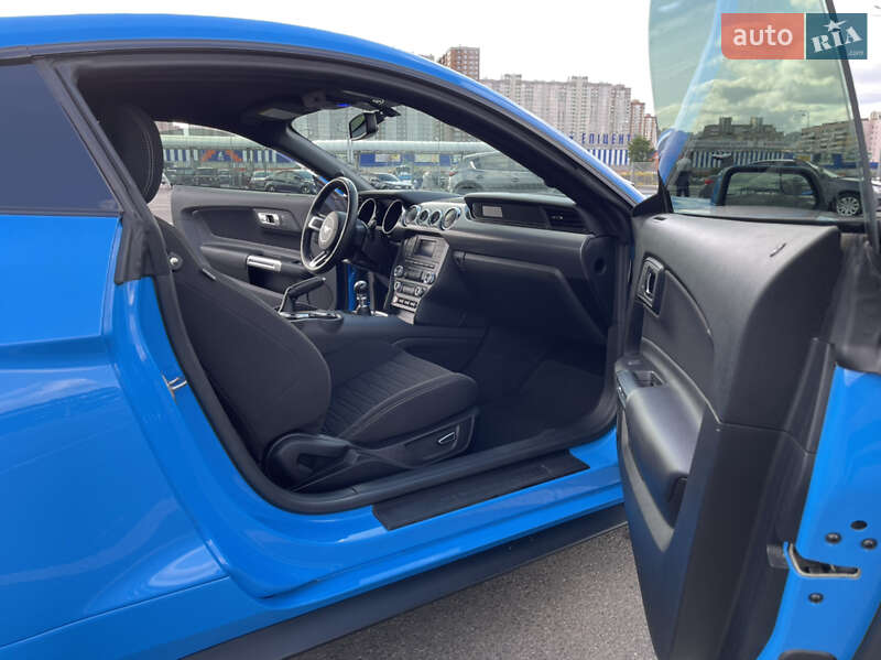 Купе Ford Mustang 2016 в Киеве