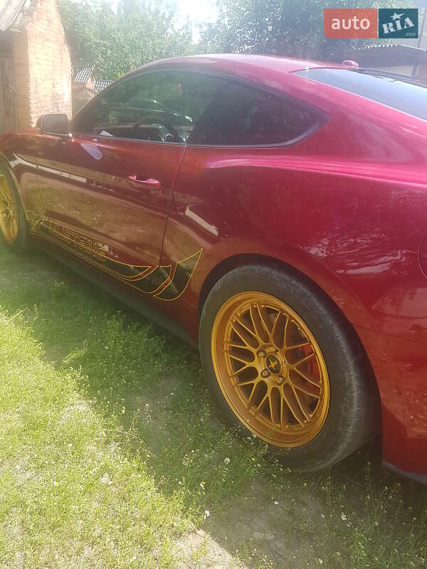 Купе Ford Mustang 2018 в Чернівцях